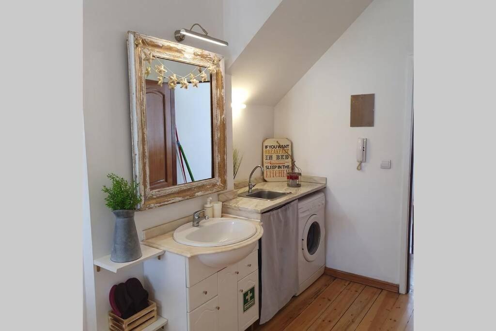 Charming Clerigos Studio Porto Bagian luar foto